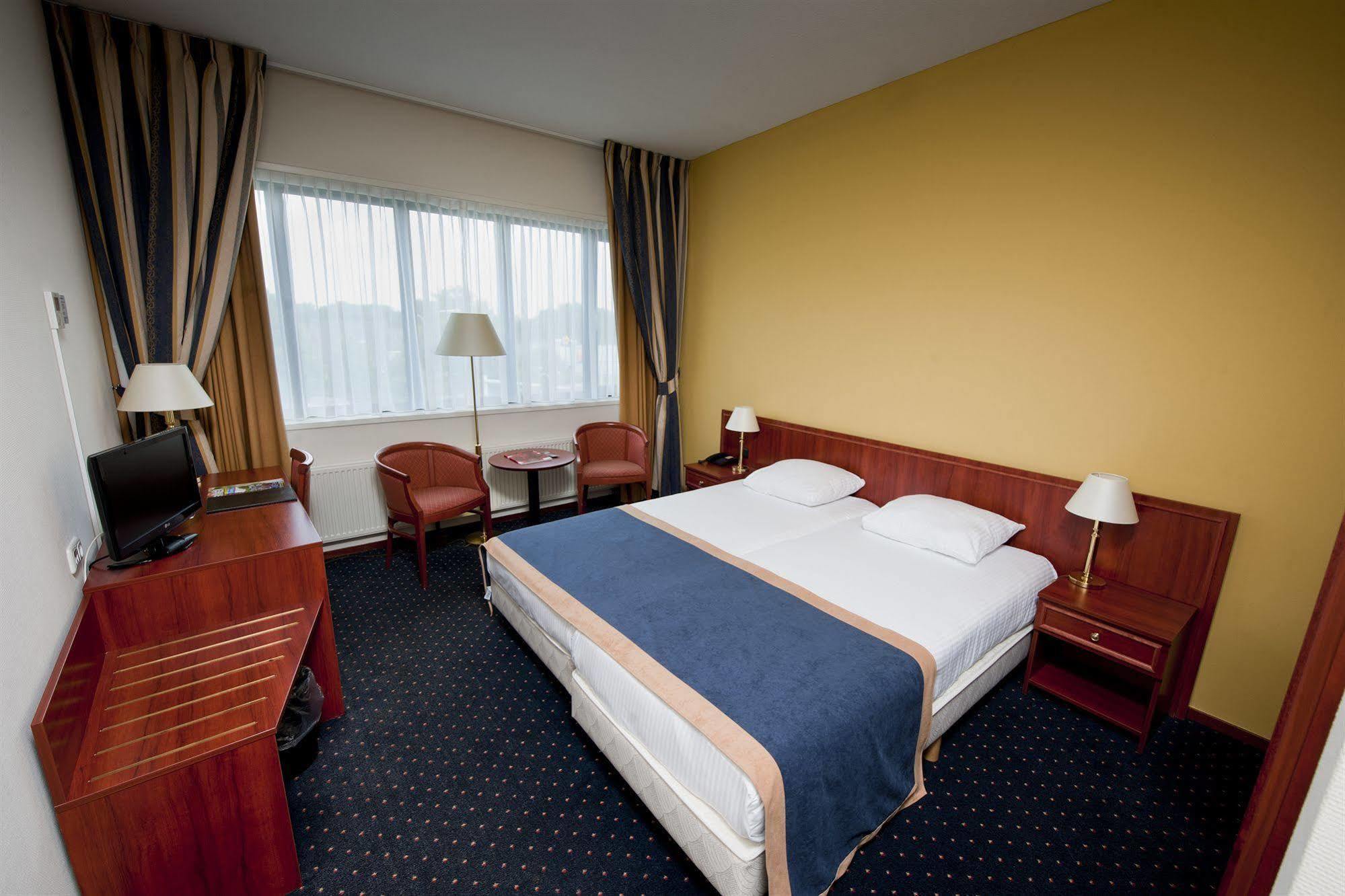 Hotel Ten Cate เอ็มเมน ภายนอก รูปภาพ